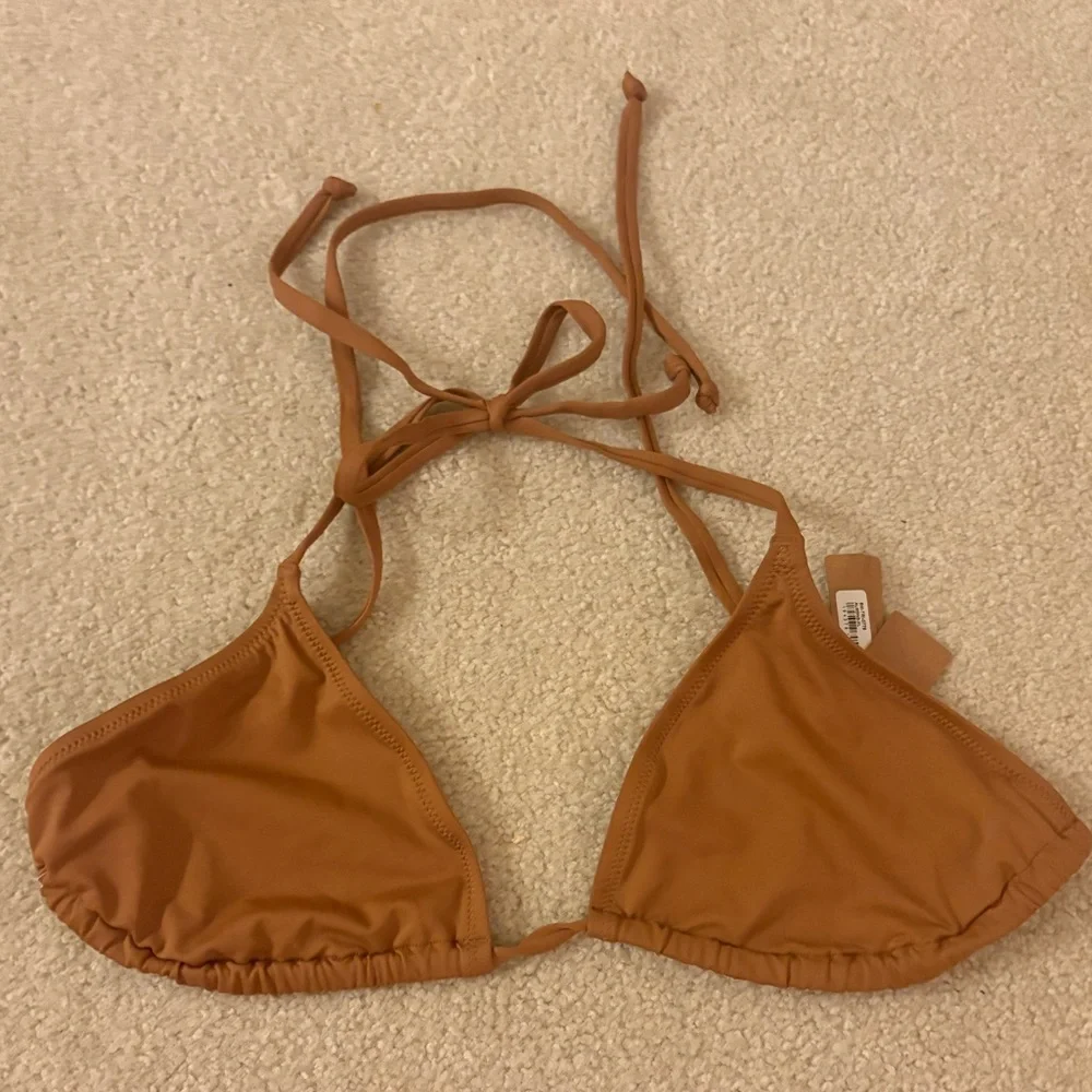 Skims Triangle Swim Top |‎ Color: Almond